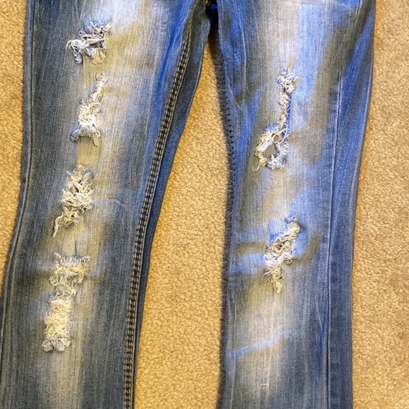 Women's Mudd Distressed Jeans - Sz 5 - Picture 3 of 7